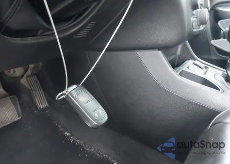 2019 Jeep Cherokee Latitude Plus Fwd z USA, uszkodzony, nr VIN 1C4PJLLX0KD470143